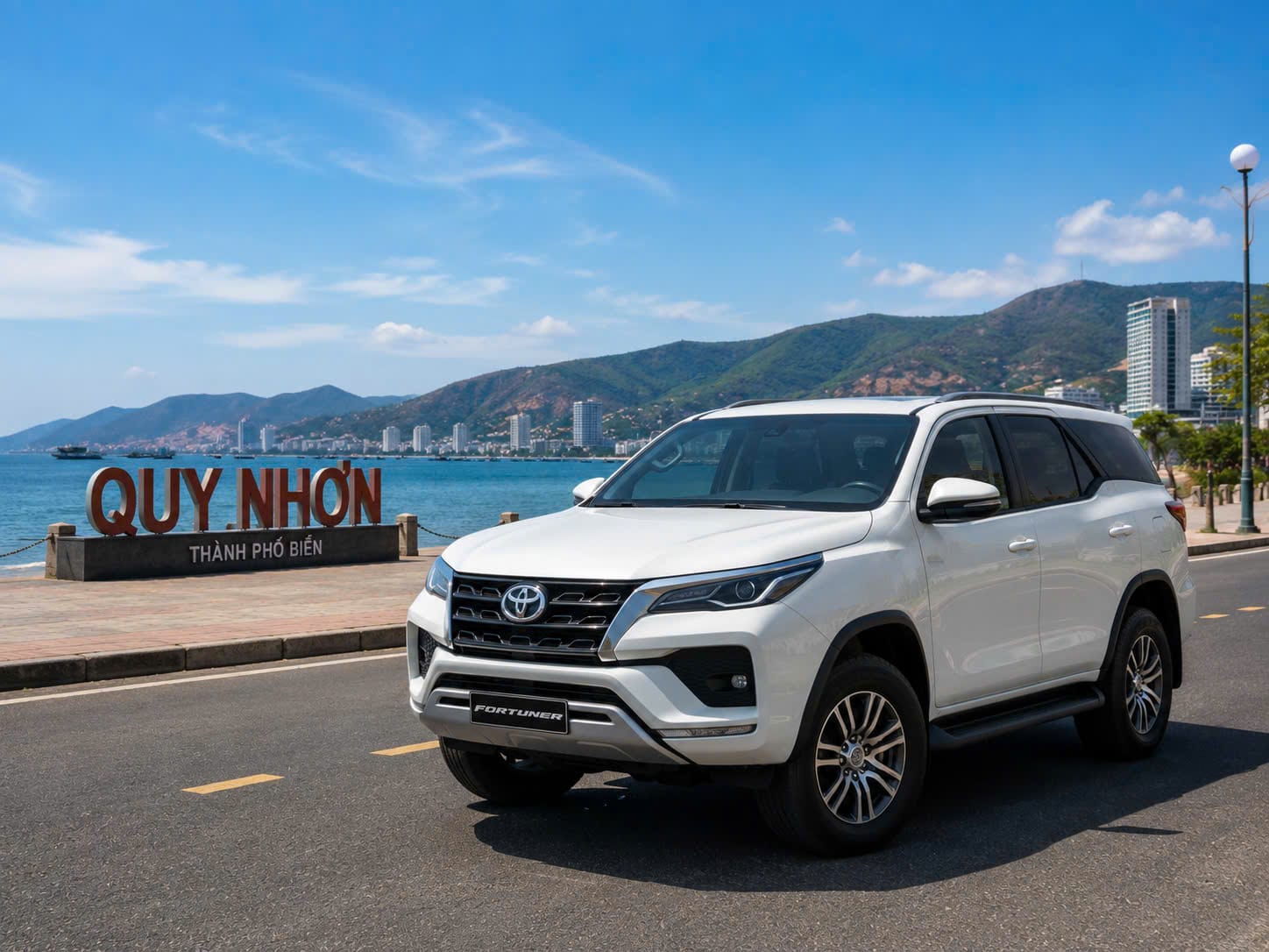 Thuê xe 7 chỗ có tài xế minhlecar.vn